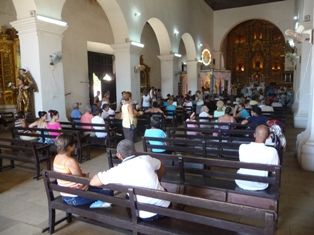 Kuba in der Kirche von Remedios